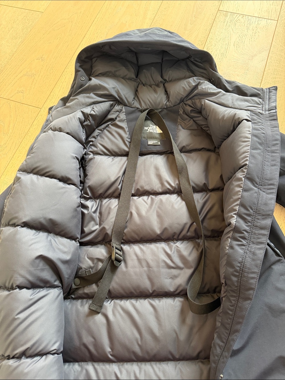 The North Face Women’s Dark Navy Hooded Puffer Coat - Picture 2 of 5